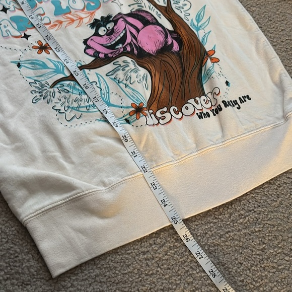 Disney Alice In Wonderland crewneck size small - Picture 4 of 10
